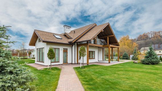 Rénovation entretien toiture façade dallage nettoyage décapage traitement anti-mousse Lyon Villeurbanne Saint-Genis-Laval